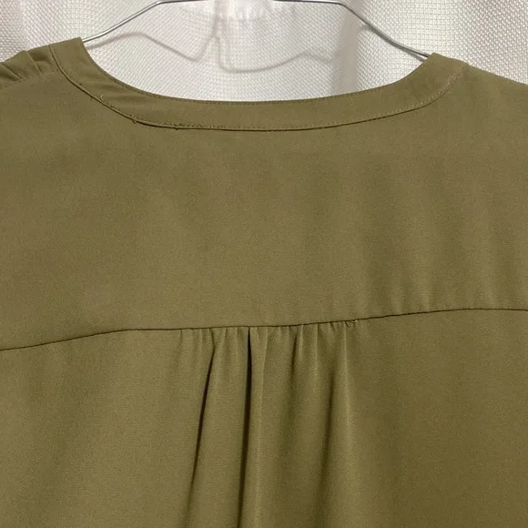 New York & Company Green Blouse Size XS - Picture 8 of 8